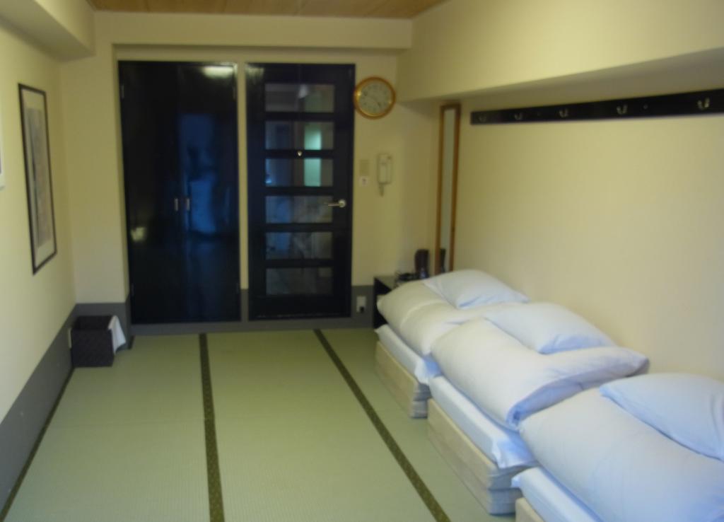 Backpacker'S Ryokan Budget Inn Kyōto Esterno foto