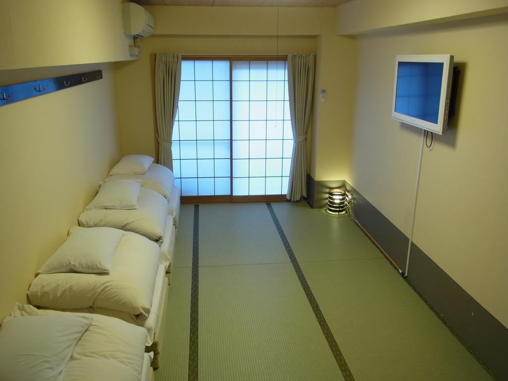 Backpacker'S Ryokan Budget Inn Kyōto Esterno foto